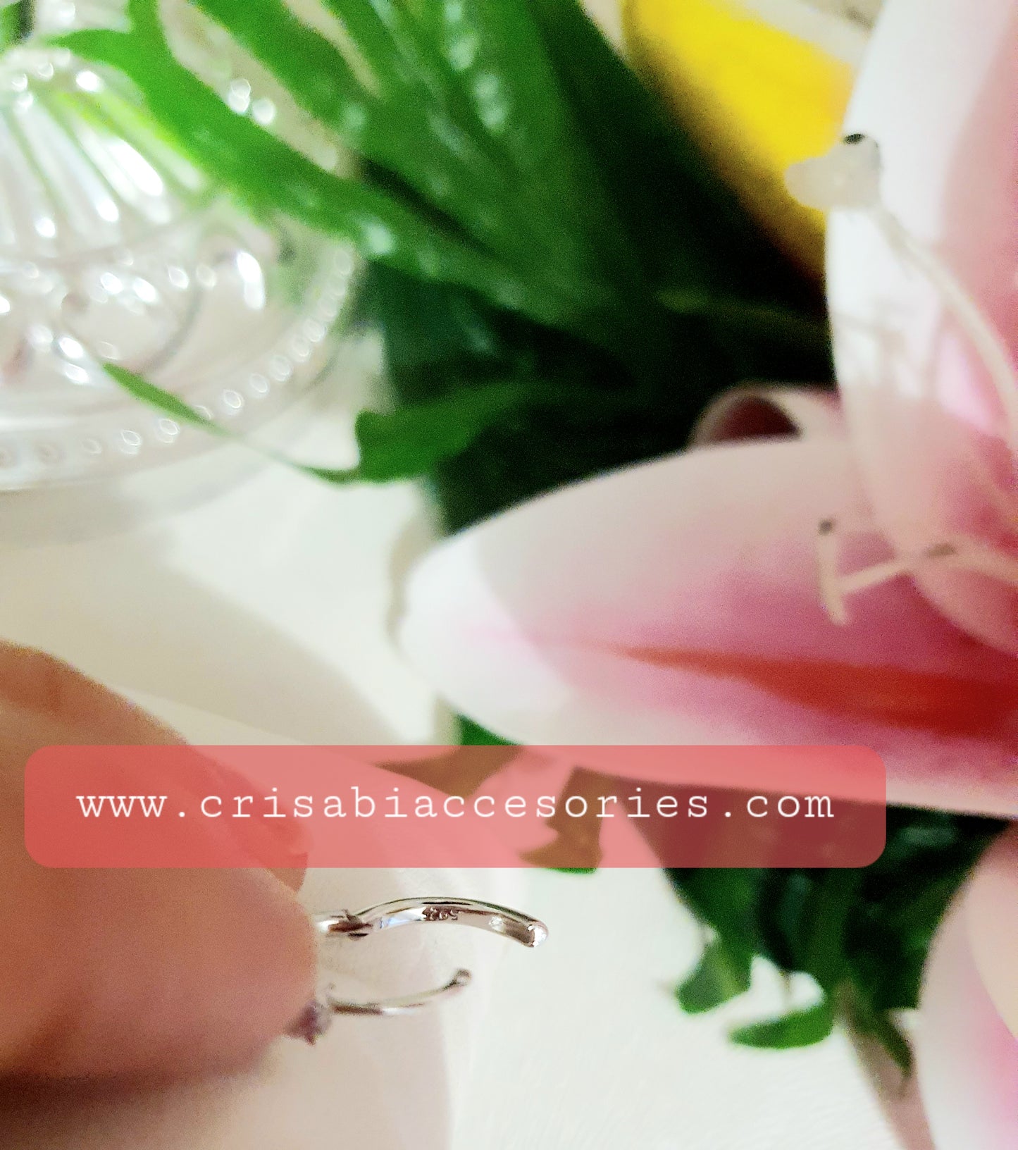 Glanzende Creolen Ohrringen mit Blumen Zirkonia Silber 925 Lila Rose und Weiße Farben