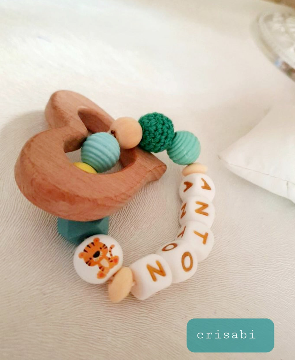 Baby Spielzeug Babyrassel personalisiert mit Name Handmade
